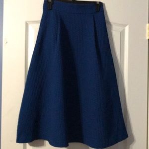 Eva mendes, size xs,  midi flairy skirt  NWT, blue
